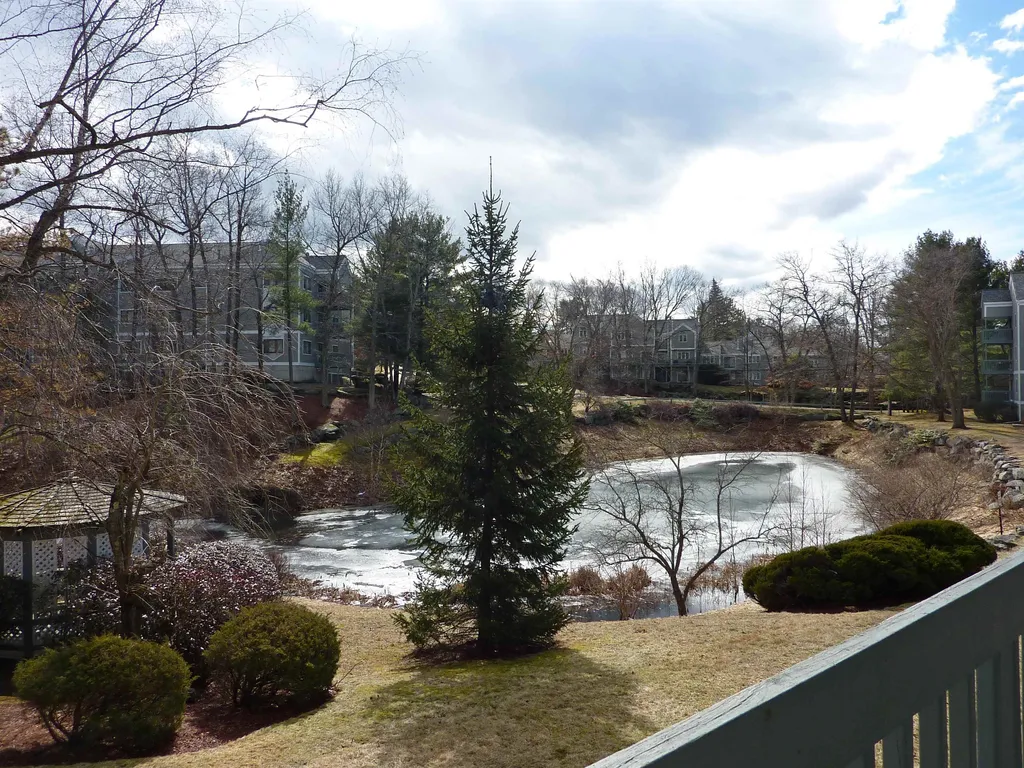 16 Ledgewood Hills Drive Nashua NH 03062