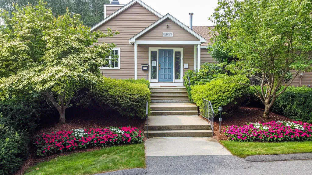 16 Ledgewood Hills Drive Nashua NH 03062