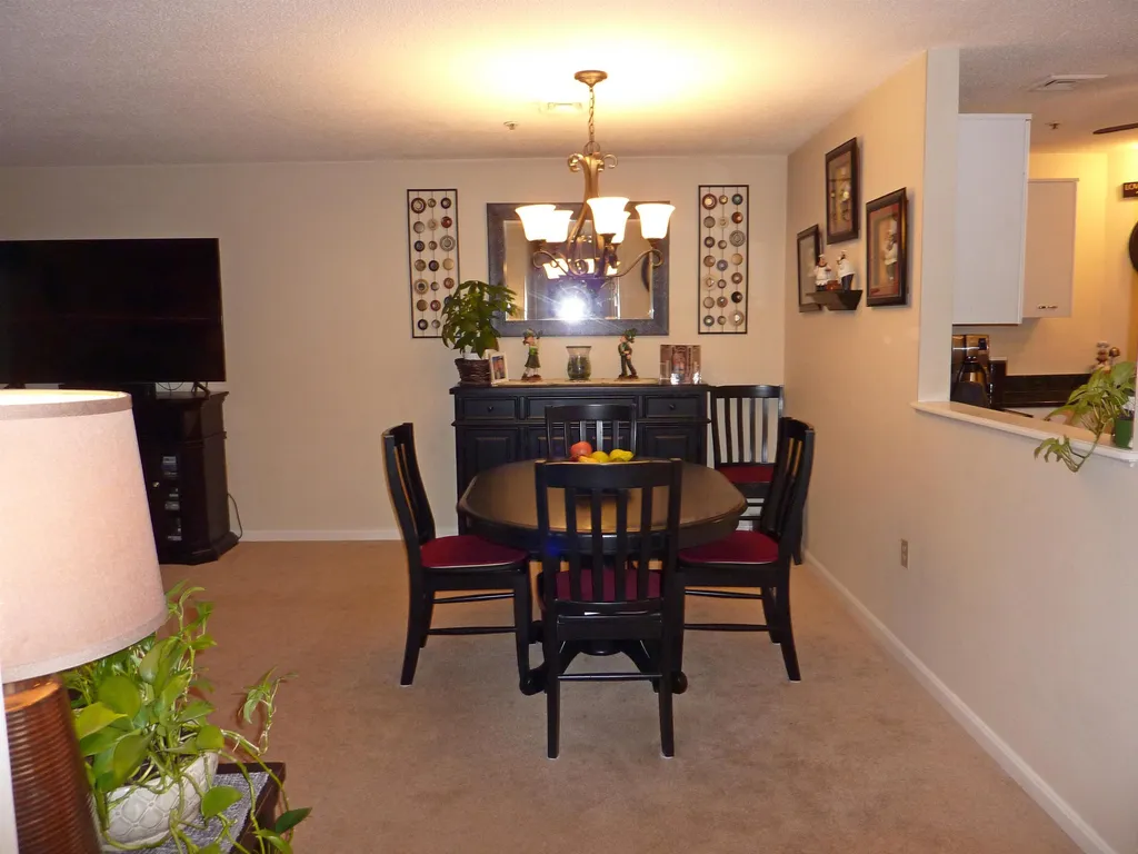 16 Ledgewood Hills Drive Nashua NH 03062
