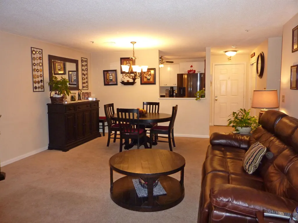 16 Ledgewood Hills Drive Nashua NH 03062