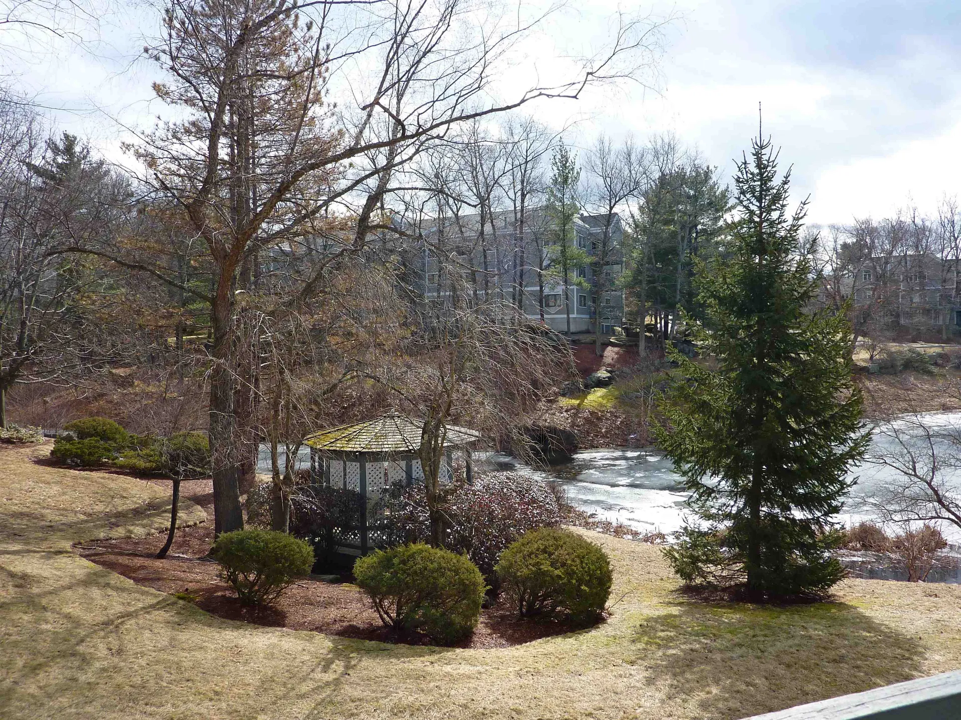 16 Ledgewood Hills Drive Nashua NH 03062