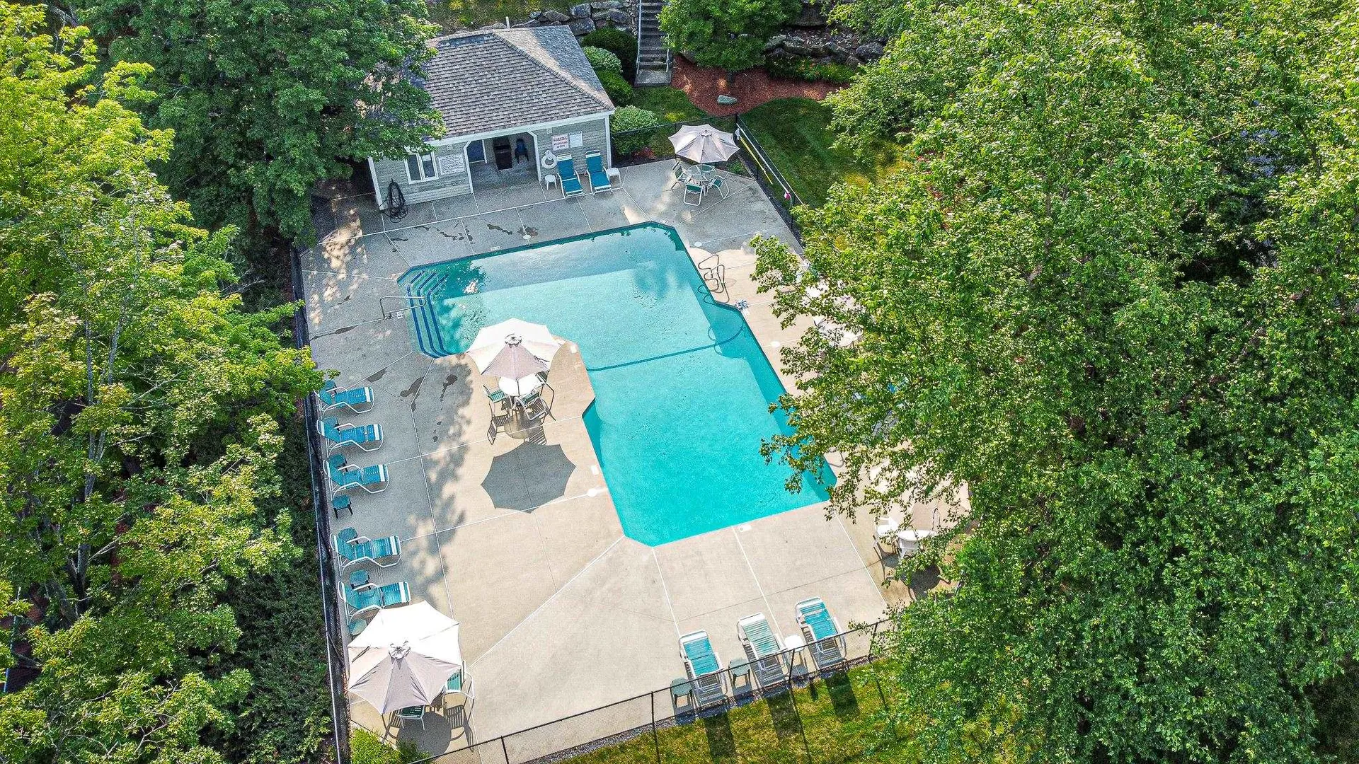 16 Ledgewood Hills Drive Nashua NH 03062