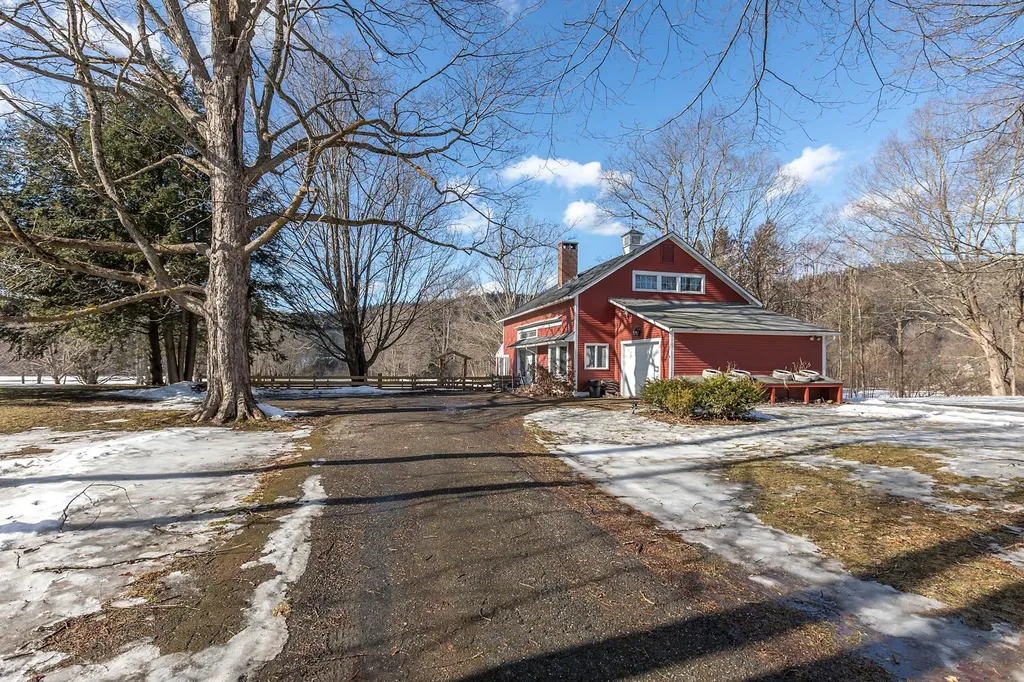 559 Nh Route 10 Orford NH 03777