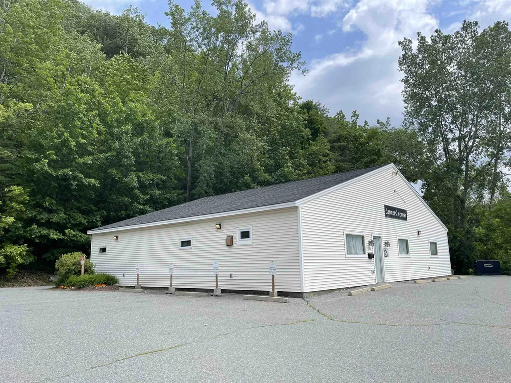 93 Pine Street Hartford VT 05001