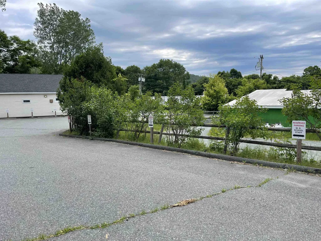 93 Pine Street Hartford VT 05001