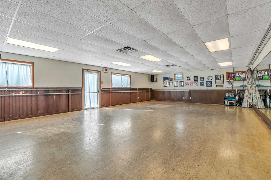 93 Pine Street Hartford VT 05001