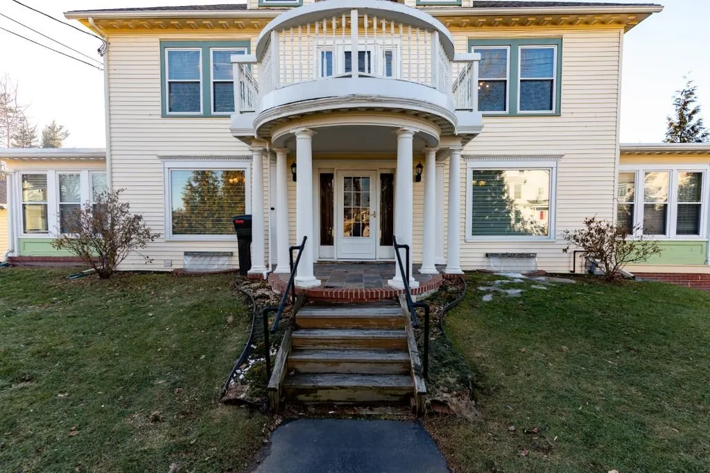 131 Charles Street Rochester NH 03867