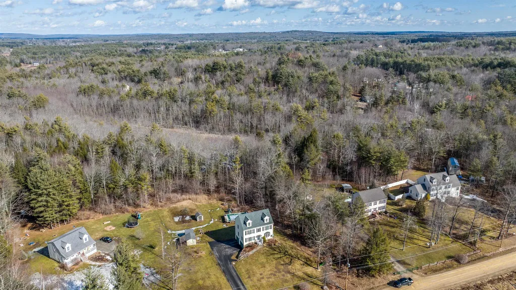 38 Brittany Lane Barrington NH 03825