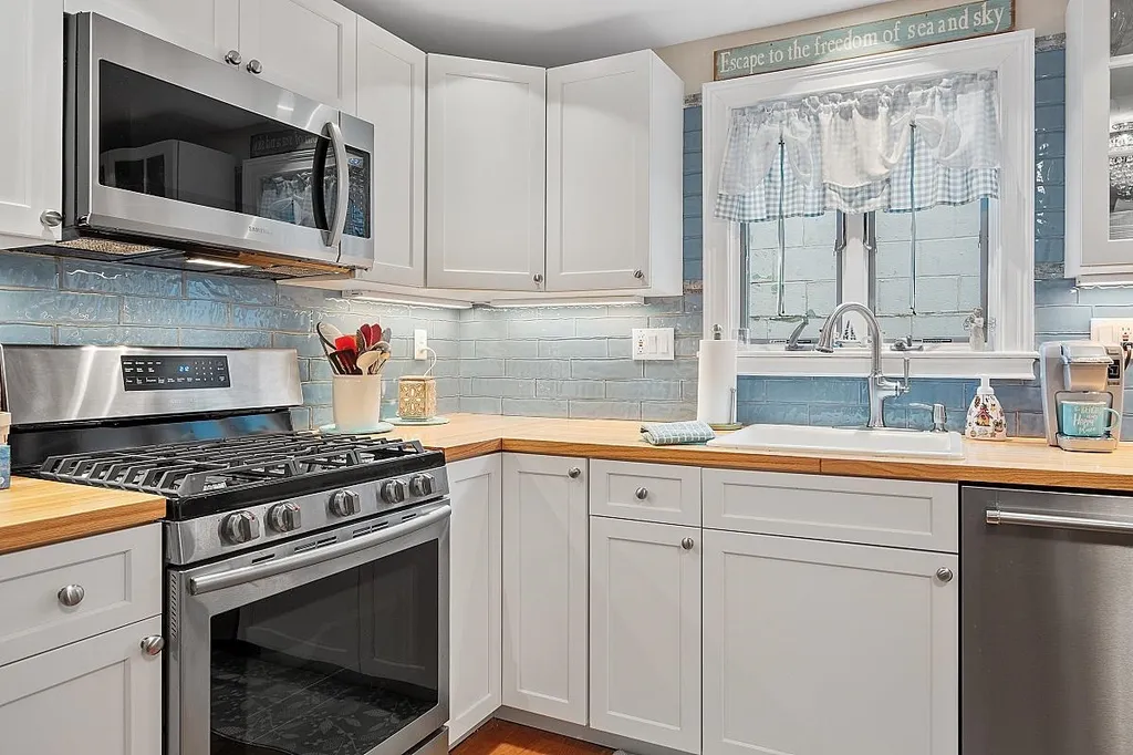 461 Ocean Boulevard Hampton NH 03842