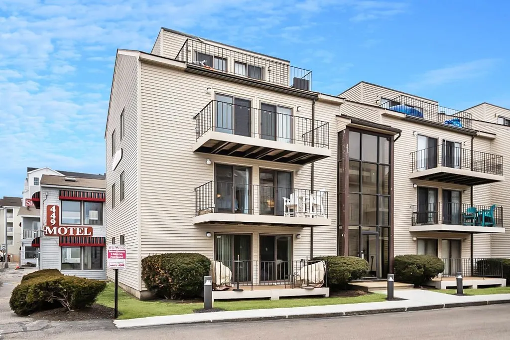 461 Ocean Boulevard Hampton NH 03842