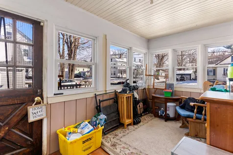 105 Allds Street Nashua NH 03060