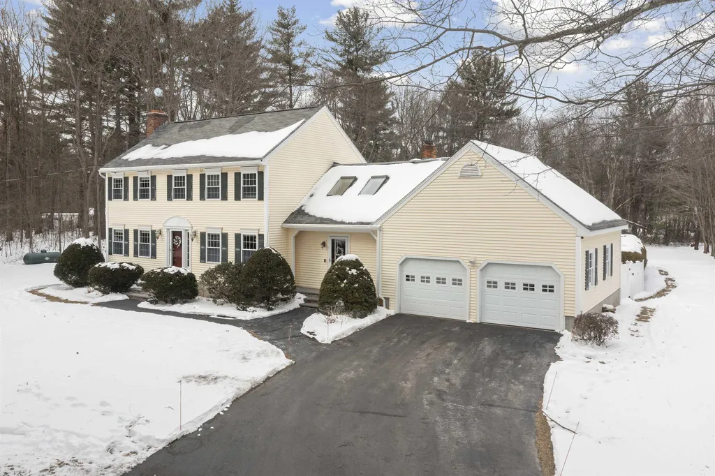 11 Bayberry Court Bedford NH 03110
