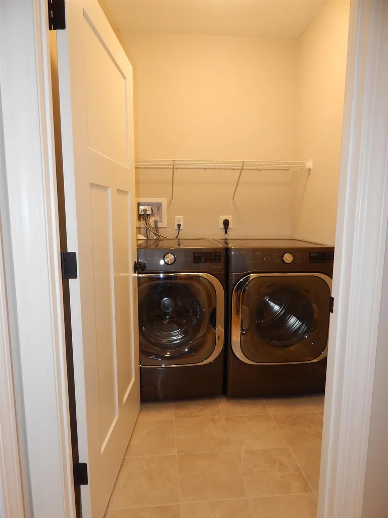 23 Rose Fountain Lane Hampton NH 03842