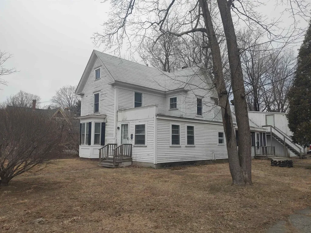 12 Bartlett Street Kingston NH 03848