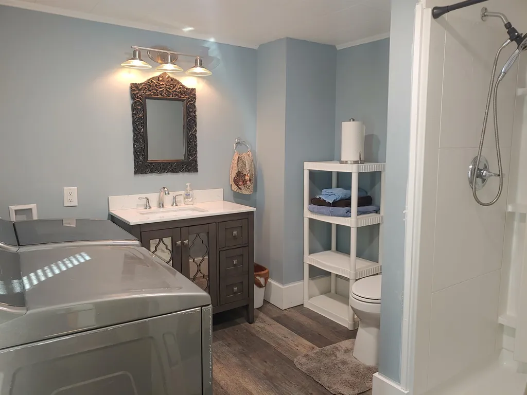 12 Bartlett Street Kingston NH 03848