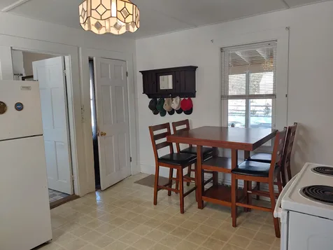 12 Bartlett Street Kingston NH 03848