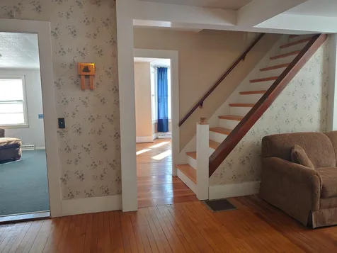 12 Bartlett Street Kingston NH 03848