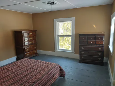12 Bartlett Street Kingston NH 03848