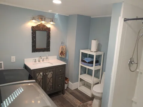 12 Bartlett Street Kingston NH 03848