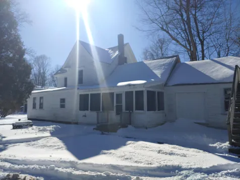 12 Bartlett Street Kingston NH 03848