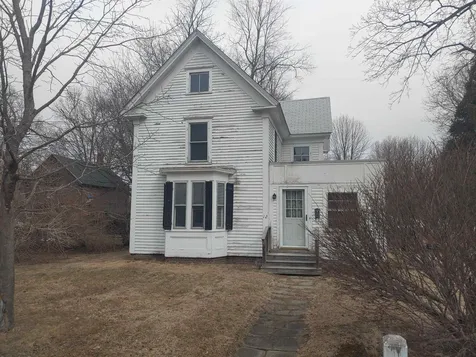 12 Bartlett Street Kingston NH 03848