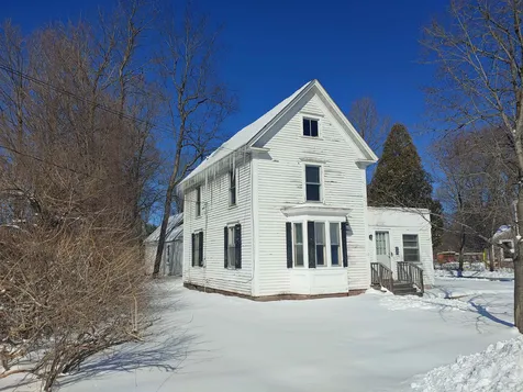 12 Bartlett Street Kingston NH 03848