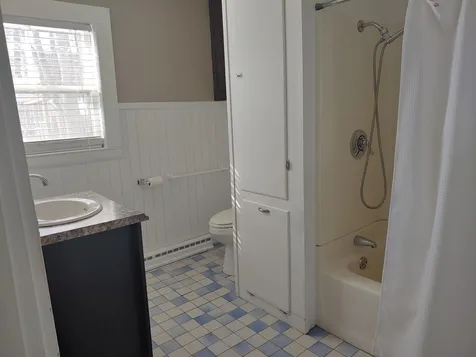 12 Bartlett Street Kingston NH 03848