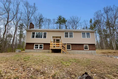 4 Newbury Drive Amherst NH 03031