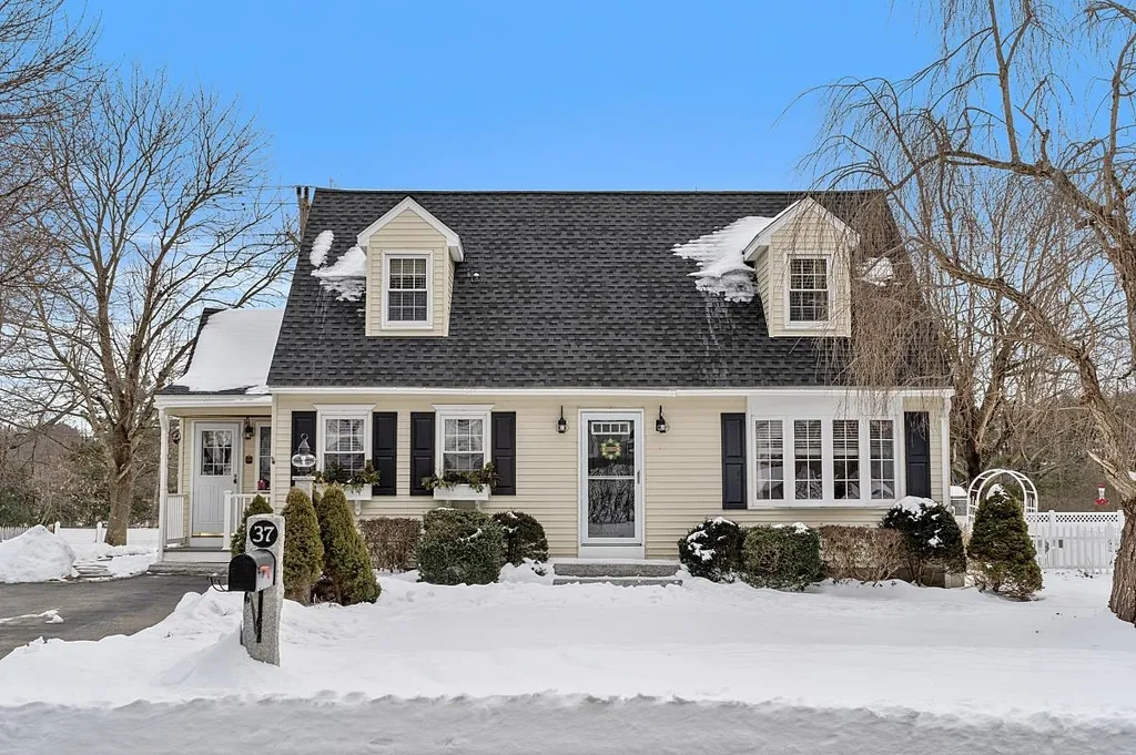 37 Syracuse Road Nashua NH 03064
