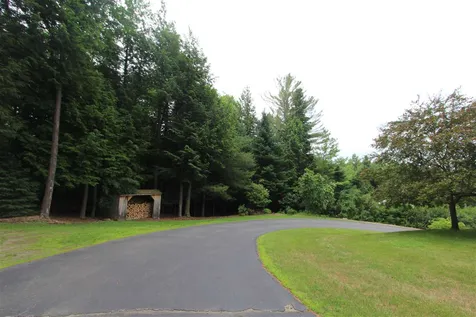 92 Coolidge Circle St. Johnsbury VT 05819