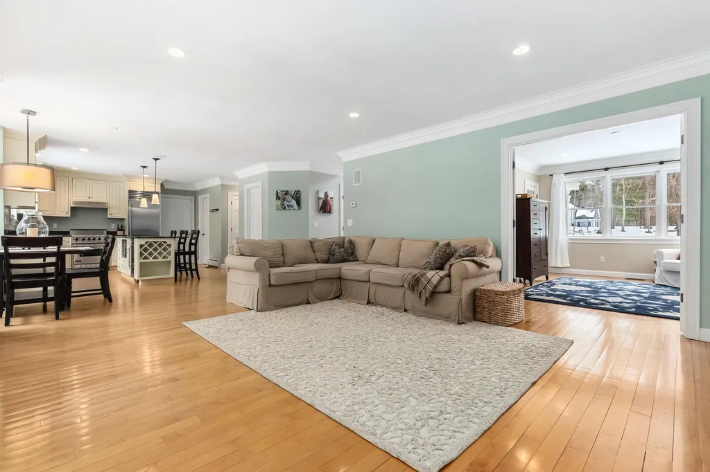 25 Woodman Road South Hampton NH 03827