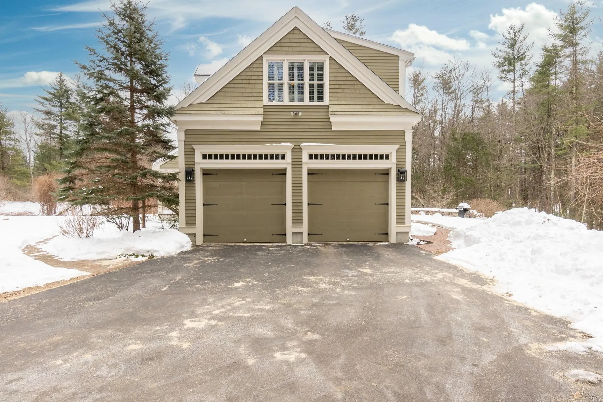 25 Woodman Road South Hampton NH 03827