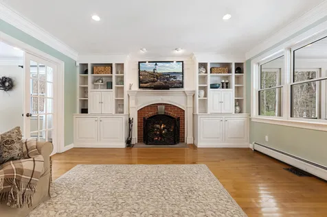 25 Woodman Road South Hampton NH 03827