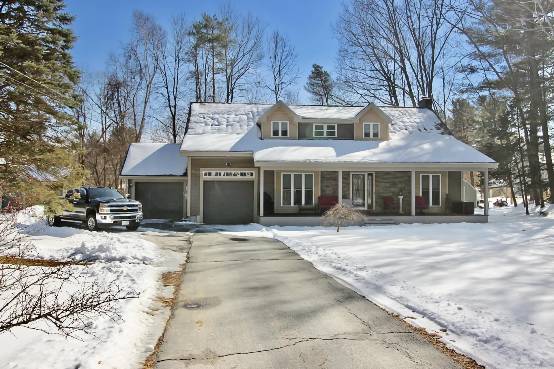 7 Plaza Avenue Hudson NH 03051