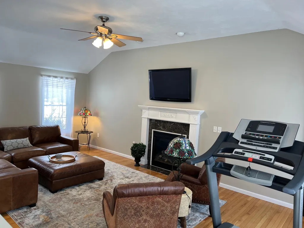 14 Moeckel Road Windham NH 03087