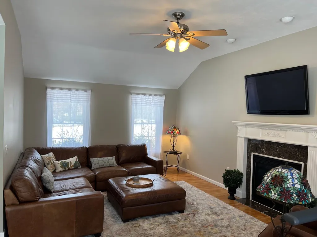 14 Moeckel Road Windham NH 03087