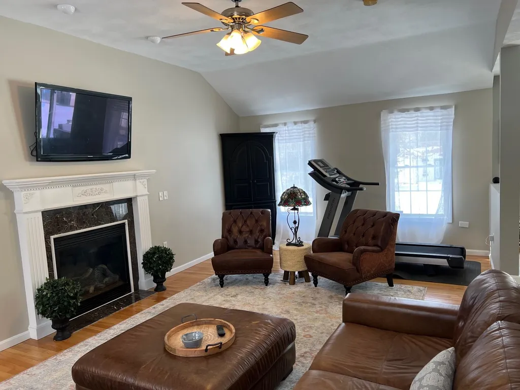 14 Moeckel Road Windham NH 03087