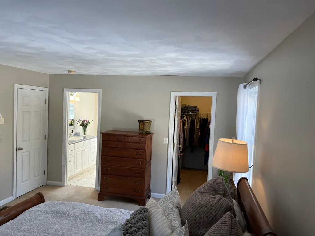 14 Moeckel Road Windham NH 03087