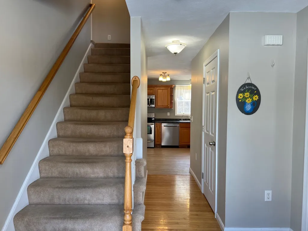 14 Moeckel Road Windham NH 03087