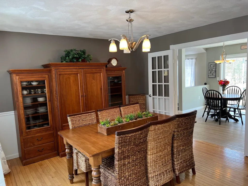 14 Moeckel Road Windham NH 03087
