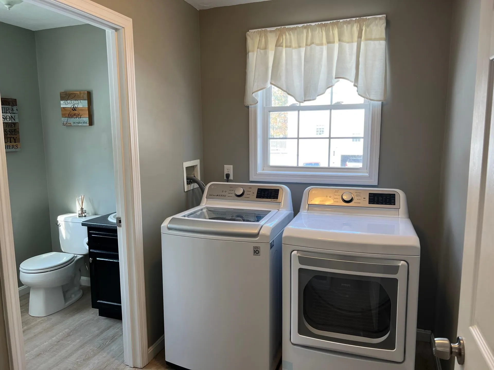 14 Moeckel Road Windham NH 03087