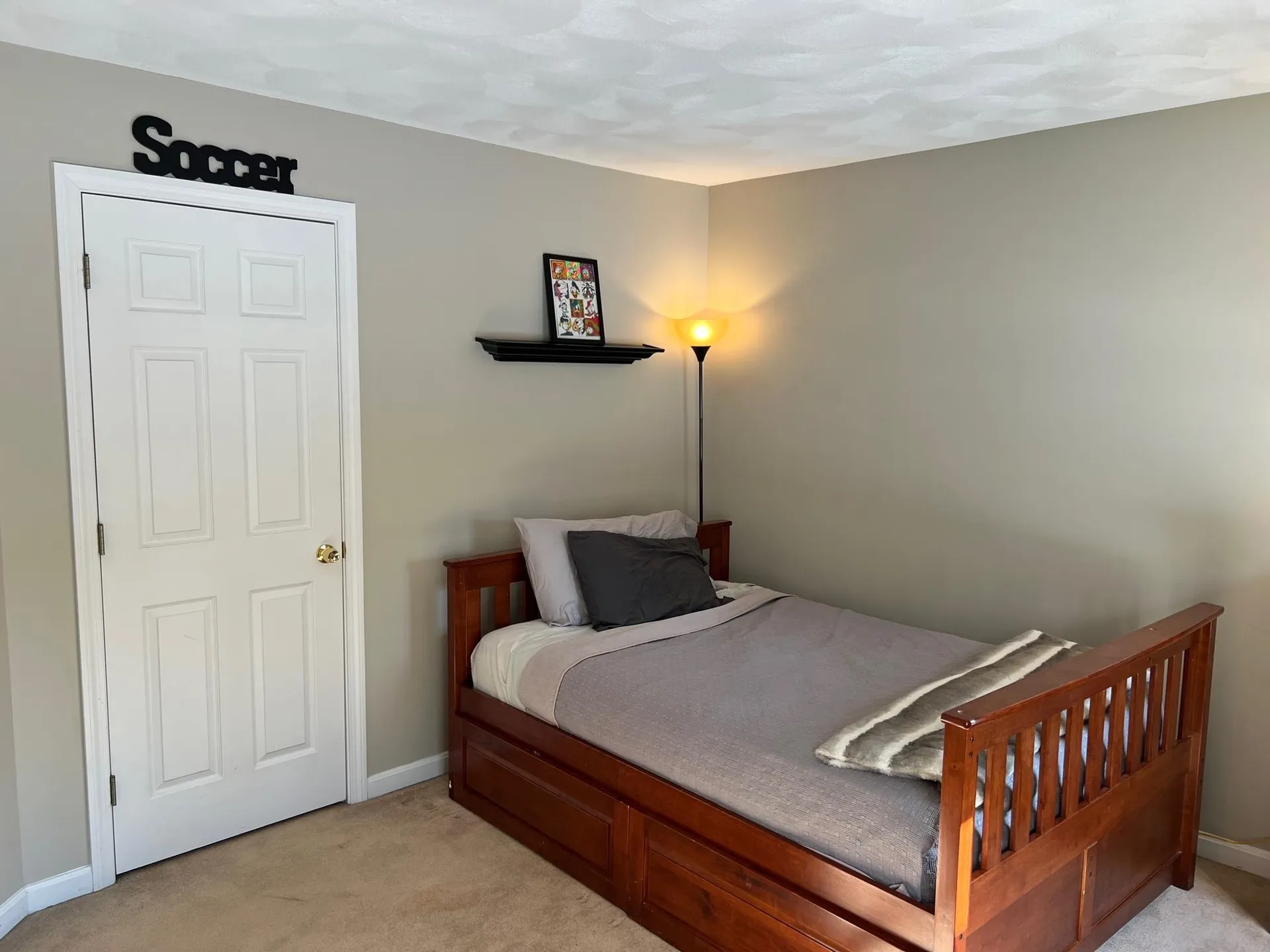 14 Moeckel Road Windham NH 03087