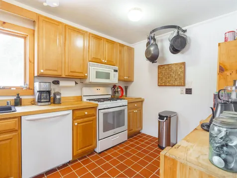 1368 Macdonald Road Washington VT 05675