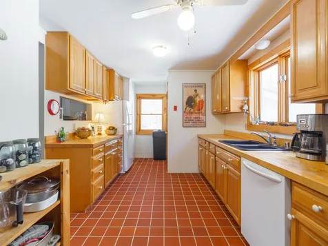 1368 Macdonald Road Washington VT 05675