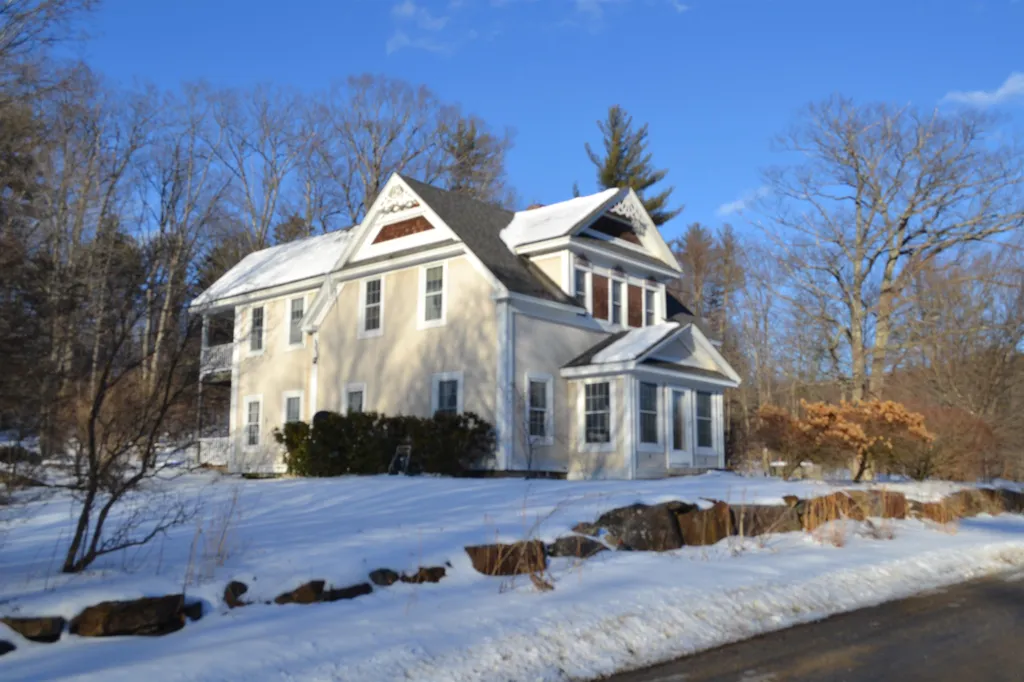 26 North Street Andover NH 03216