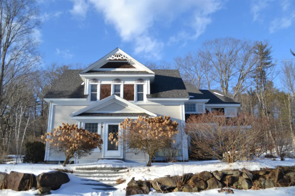 26 North Street Andover NH 03216