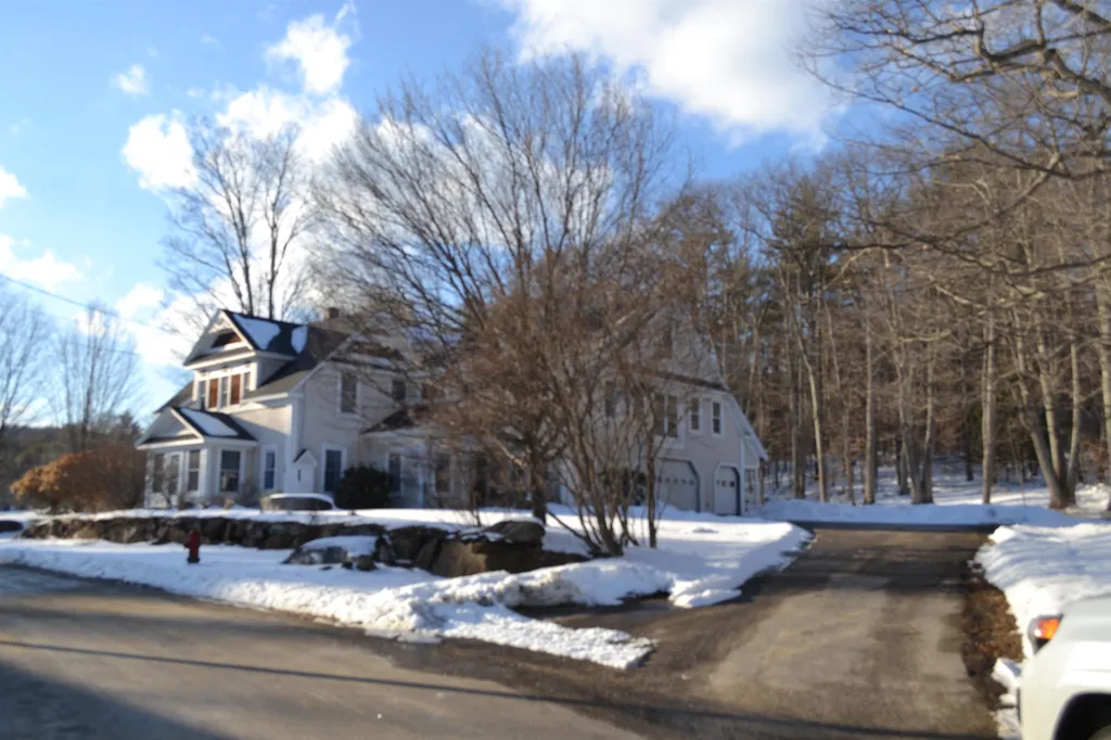 26 North Street Andover NH 03216