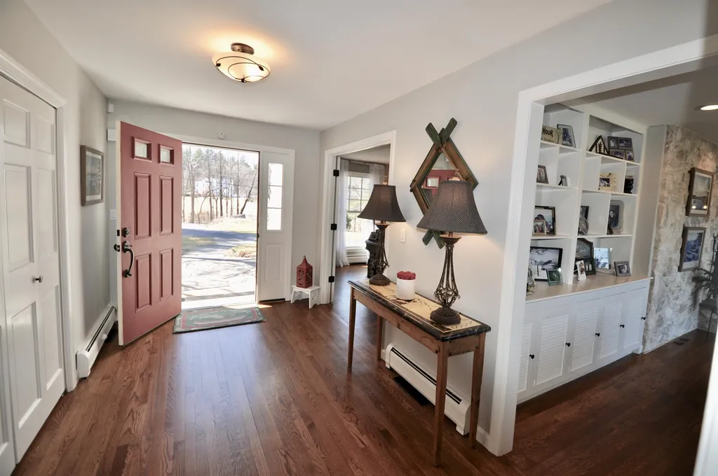 146 Dow Road Hollis NH 03049