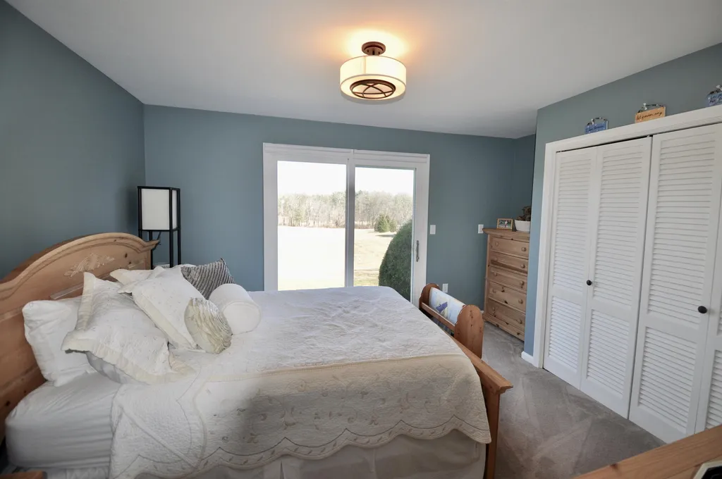 146 Dow Road Hollis NH 03049