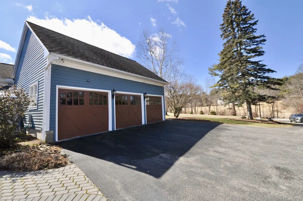 146 Dow Road Hollis NH 03049